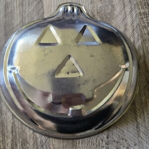 Aluminum Jack-O'-Lantern Cake Pan/Mold - Halloween Pumpkin VINTAGE